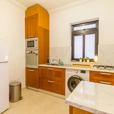 A Lovely By The Sea - Happy * Sliema