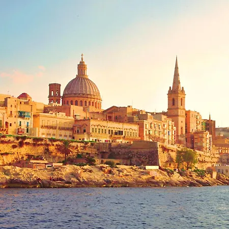 A Lovely By The Sea - Happy Apartment Sliema