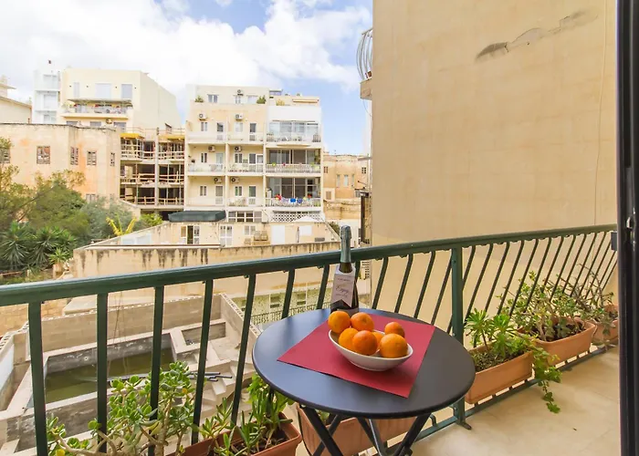 A Lovely By The Sea - Happy * Sliema